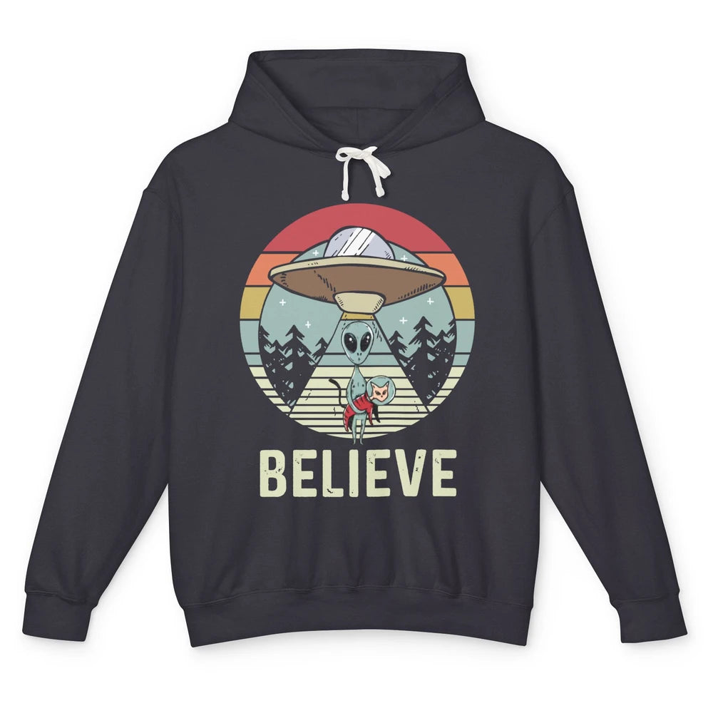 Vintage Alien UFO Funny Cat Alien Flying Saucer Abduction Unisex Lightweight Hoodie