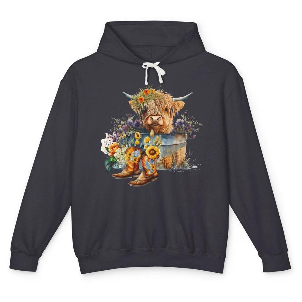 Cute Highland Cow In Metal Tub Western Cow Cowboy Boots Unisex Lightweight Hoodie