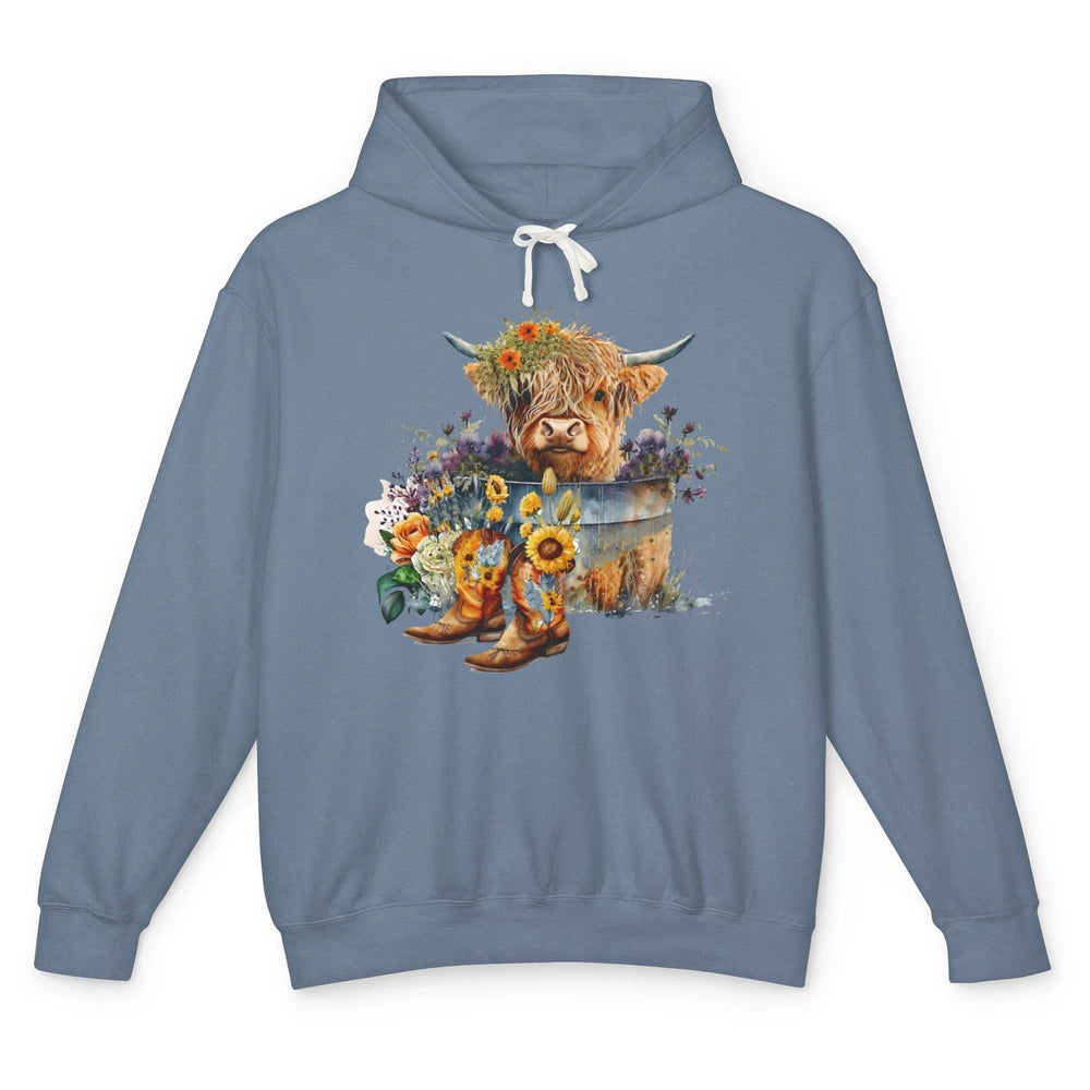 Cute Highland Cow In Metal Tub Western Cow Cowboy Boots Unisex Lightweight Hoodie