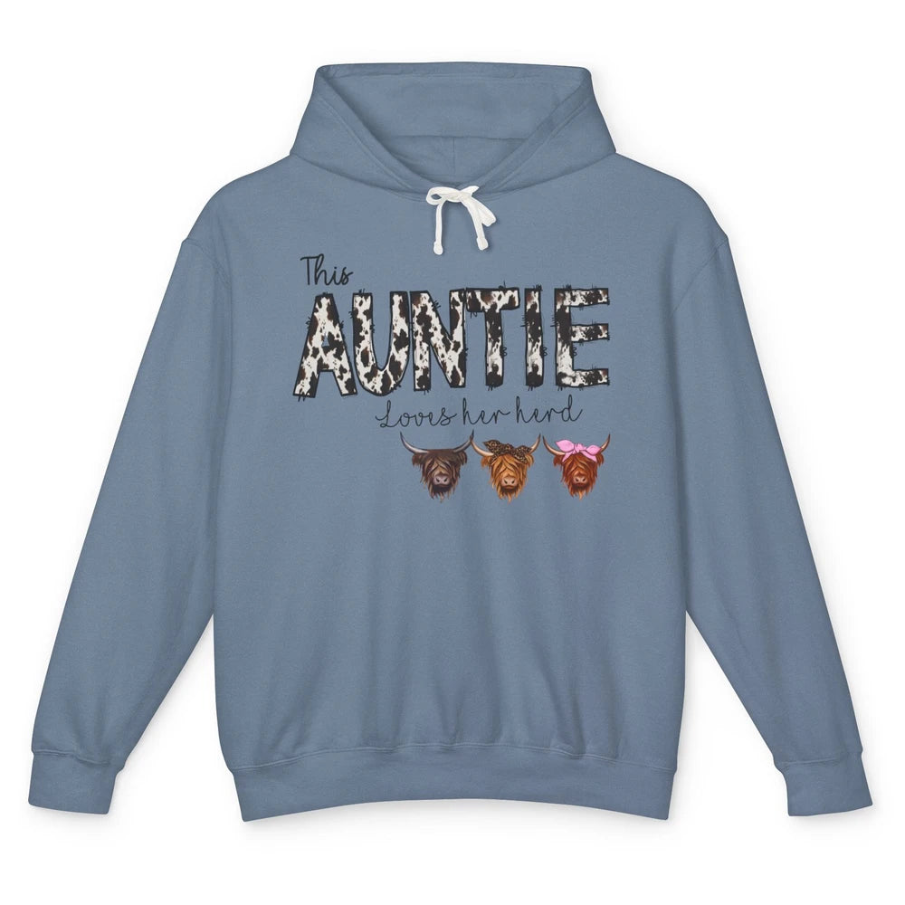 Cowhide This Auntie Love Her Herd Highland Cow Western Aunt Unisex Lightweight Hoodie