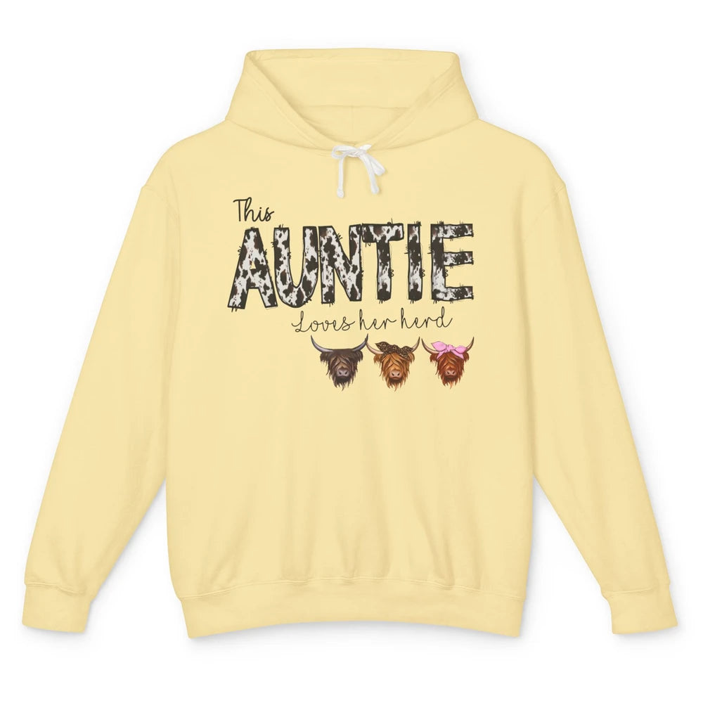 Cowhide This Auntie Love Her Herd Highland Cow Western Aunt Unisex Lightweight Hoodie