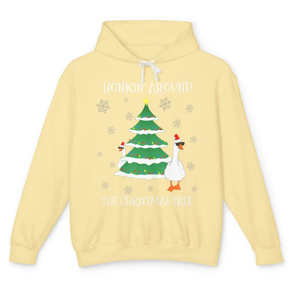 Merry Christmas Cute Geese Honking Around Xmas Tree Goose Unisex Lightweight Hoodie