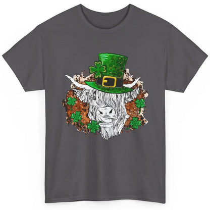 St Patrick's Day Highland Cow With Hat And Clover Shamrock Classic Unisex T-Shirt