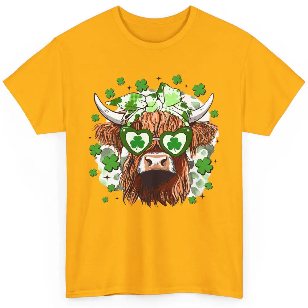 St Patrick Highland Cow Shamrock Bandana Western St Paddy Classic Unisex T-Shirt