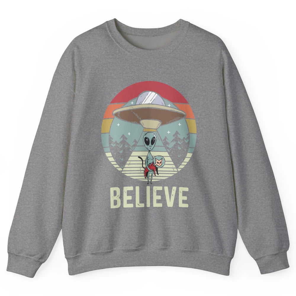 Vintage Alien UFO Funny Cat Alien Flying Saucer Abduction Unisex Crewneck Sweatshirt