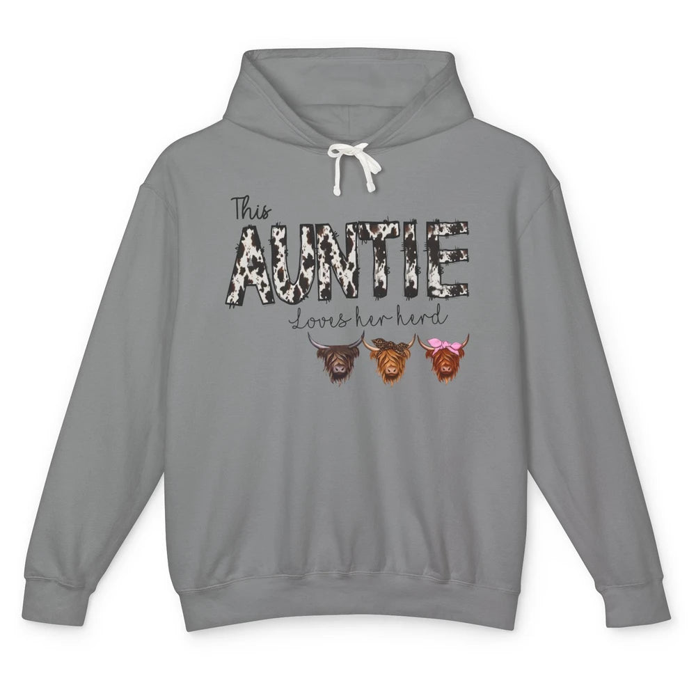 Cowhide This Auntie Love Her Herd Highland Cow Western Aunt Unisex Lightweight Hoodie