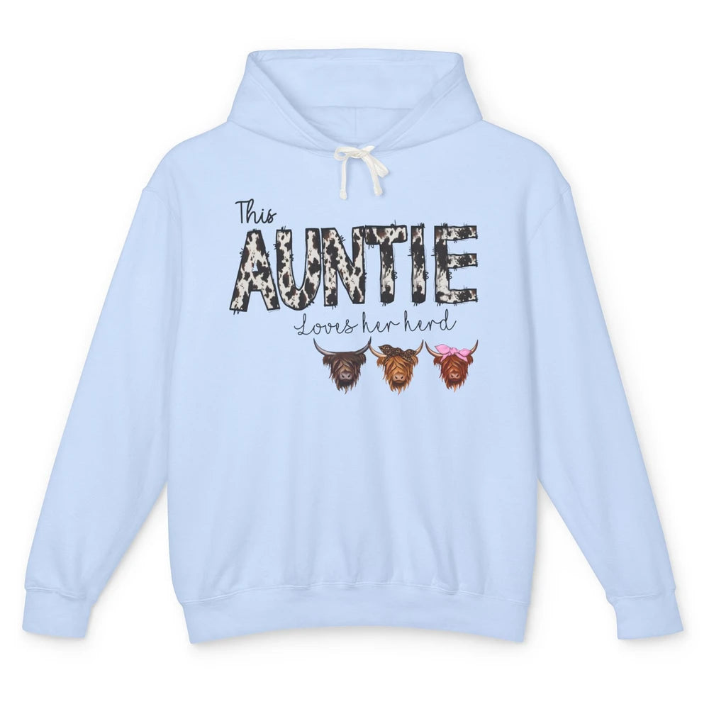 Cowhide This Auntie Love Her Herd Highland Cow Western Aunt Unisex Lightweight Hoodie