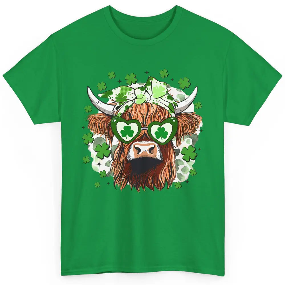 St Patrick Highland Cow Shamrock Bandana Western St Paddy Classic Unisex T-Shirt