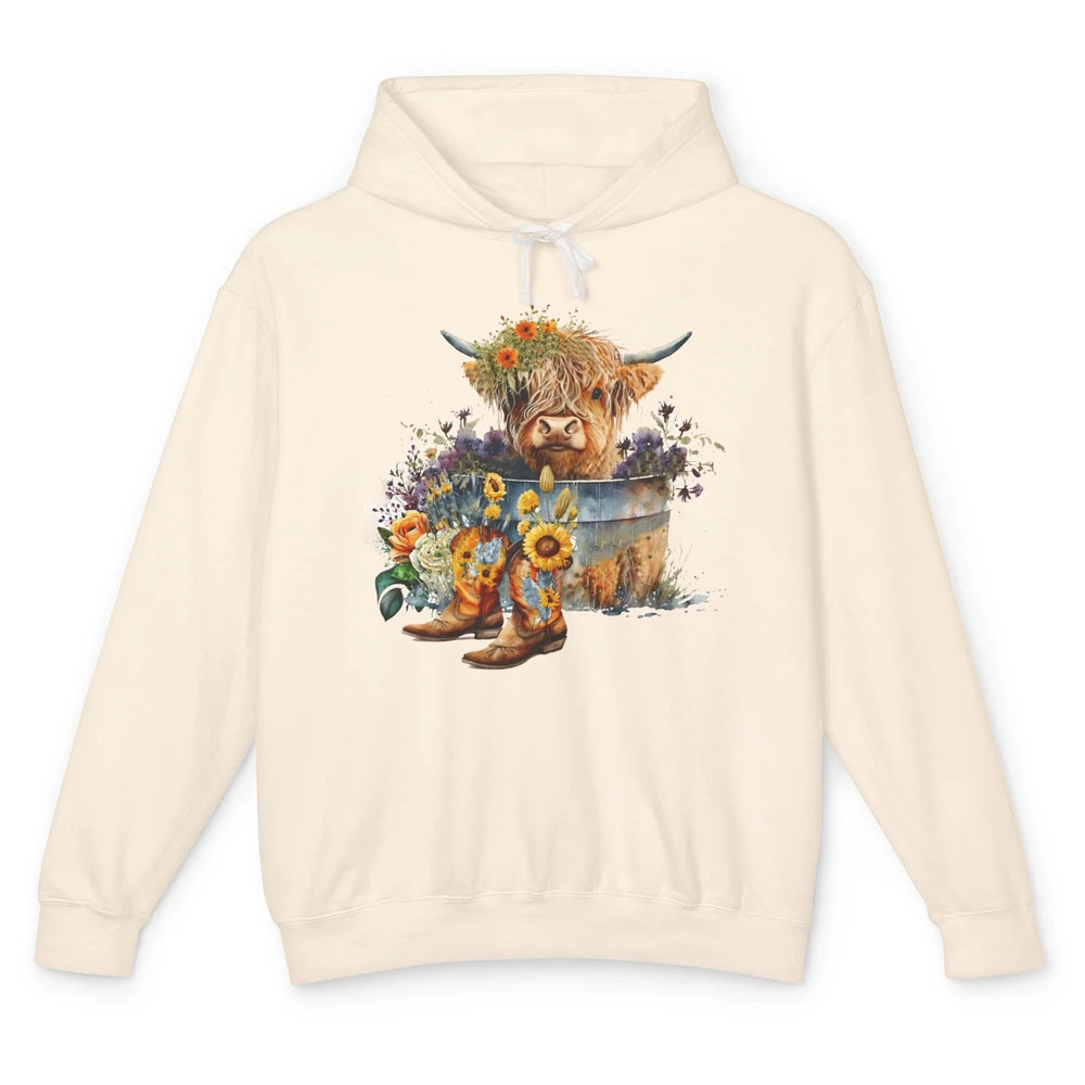 Cute Highland Cow In Metal Tub Western Cow Cowboy Boots Unisex Lightweight Hoodie