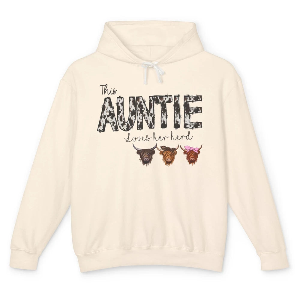 Cowhide This Auntie Love Her Herd Highland Cow Western Aunt Unisex Lightweight Hoodie