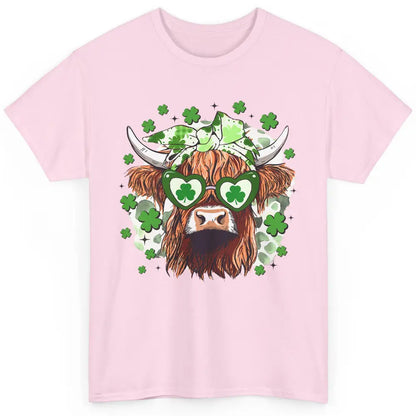 St Patrick Highland Cow Shamrock Bandana Western St Paddy Classic Unisex T-Shirt