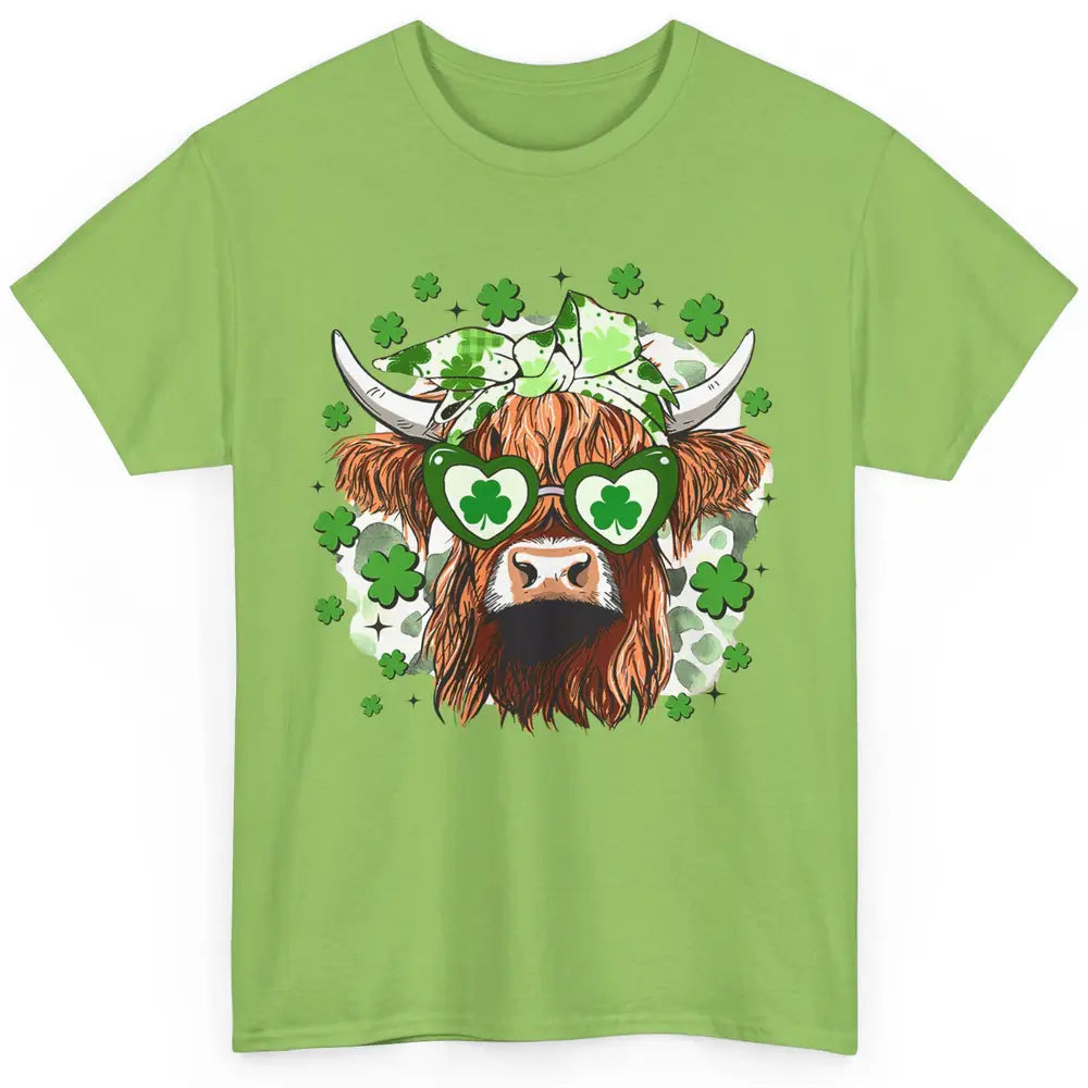 St Patrick Highland Cow Shamrock Bandana Western St Paddy Classic Unisex T-Shirt