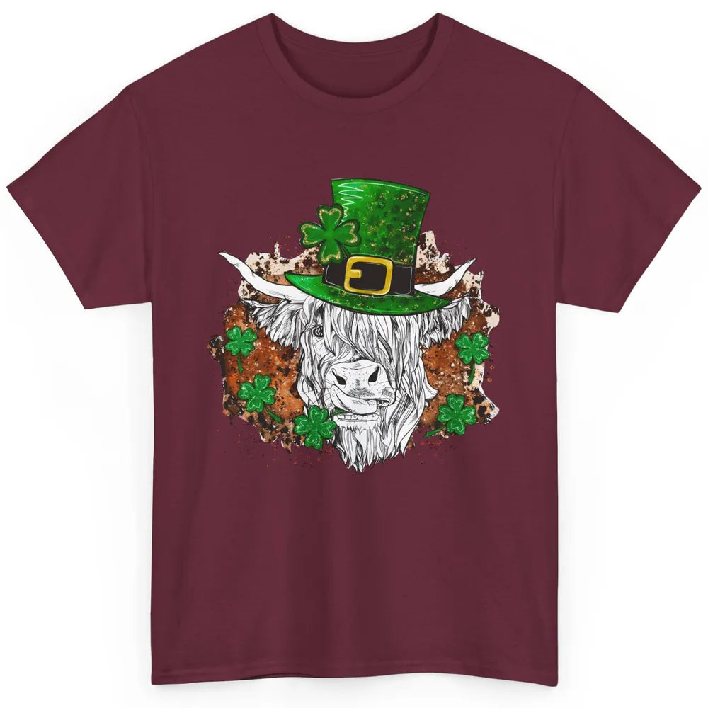 St Patrick's Day Highland Cow With Hat And Clover Shamrock Classic Unisex T-Shirt