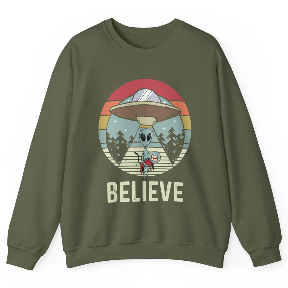 Vintage Alien UFO Funny Cat Alien Flying Saucer Abduction Unisex Crewneck Sweatshirt