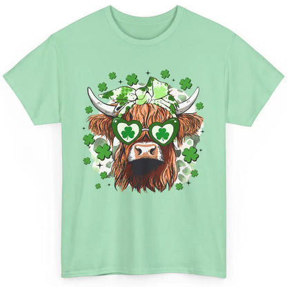 St Patrick Highland Cow Shamrock Bandana Western St Paddy Classic Unisex T-Shirt