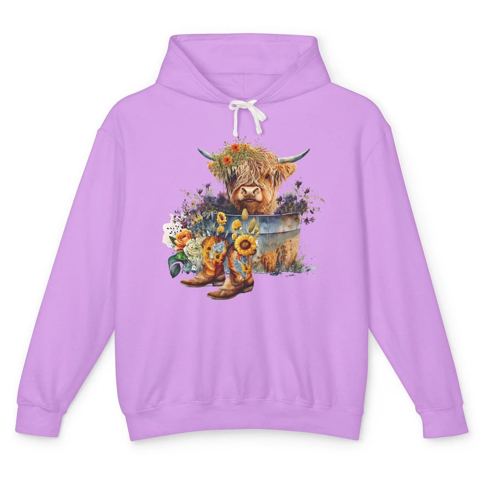 Cute Highland Cow In Metal Tub Western Cow Cowboy Boots Unisex Lightweight Hoodie