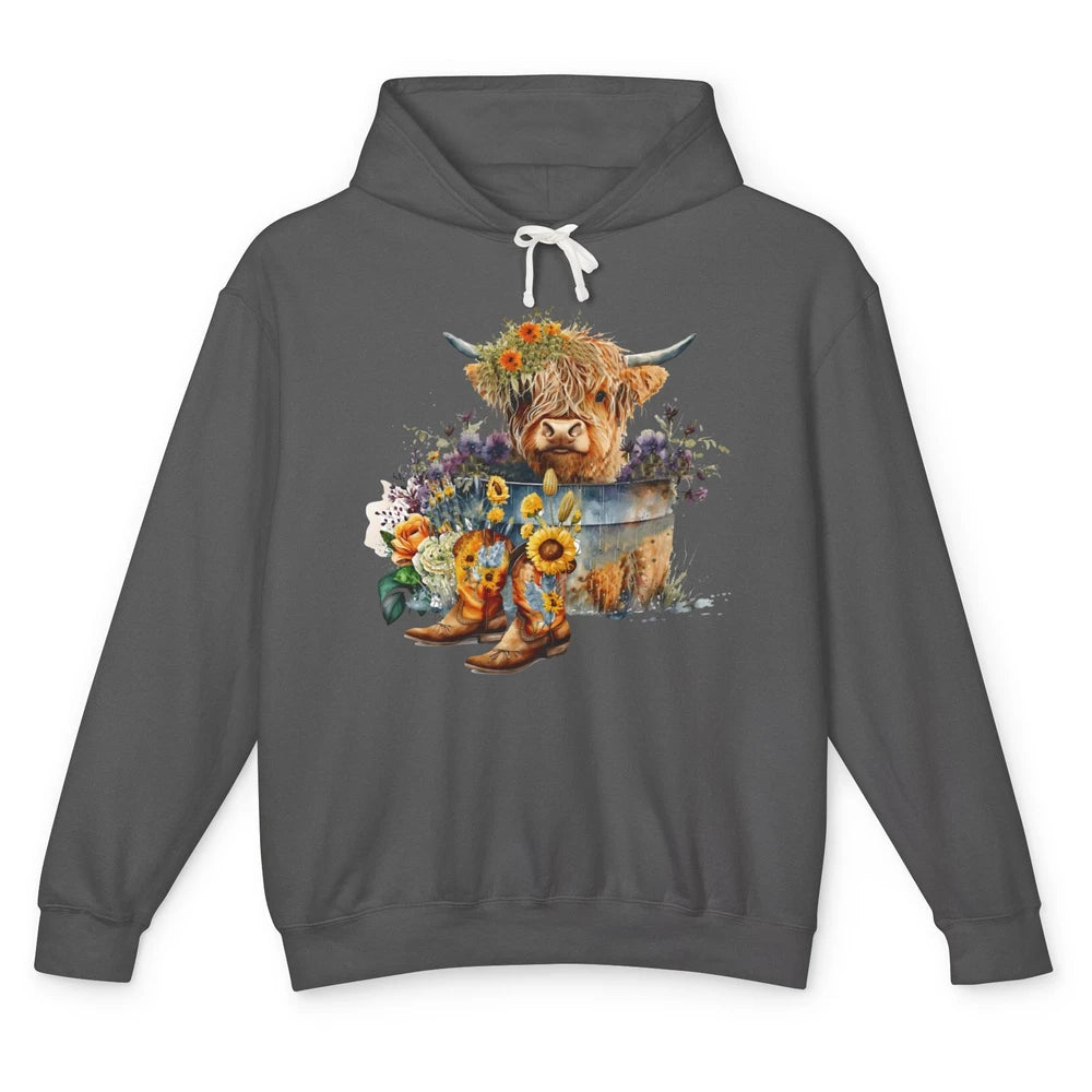 Cute Highland Cow In Metal Tub Western Cow Cowboy Boots Unisex Lightweight Hoodie