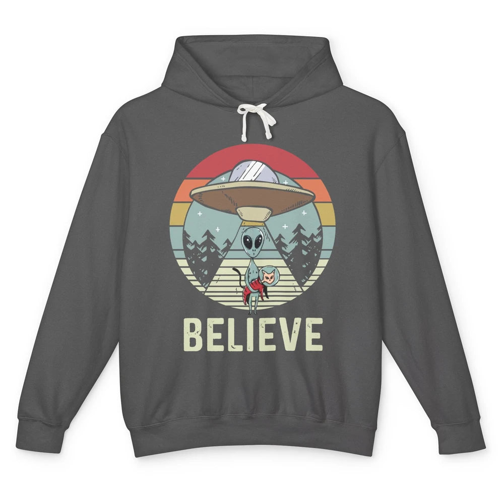 Vintage Alien UFO Funny Cat Alien Flying Saucer Abduction Unisex Lightweight Hoodie