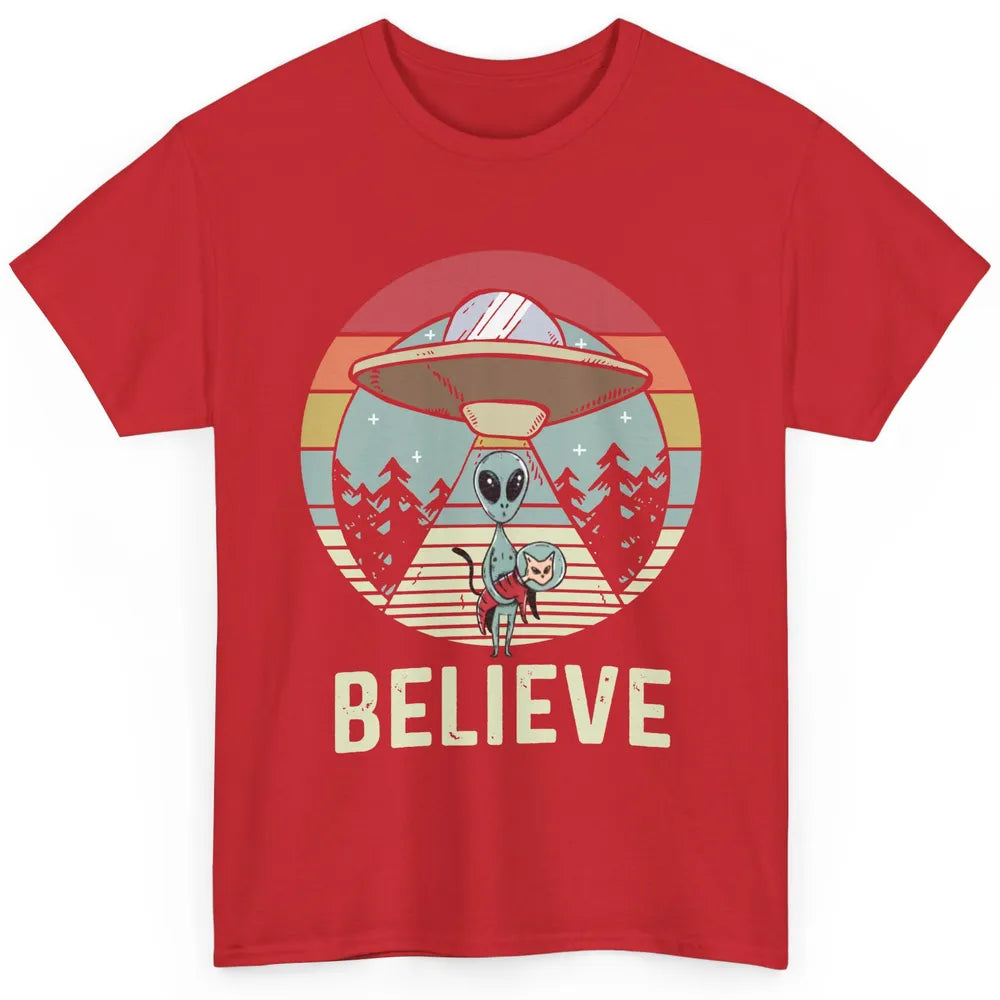 Vintage Alien UFO Funny Cat Alien Flying Saucer Abduction Classic Unisex T-Shirt