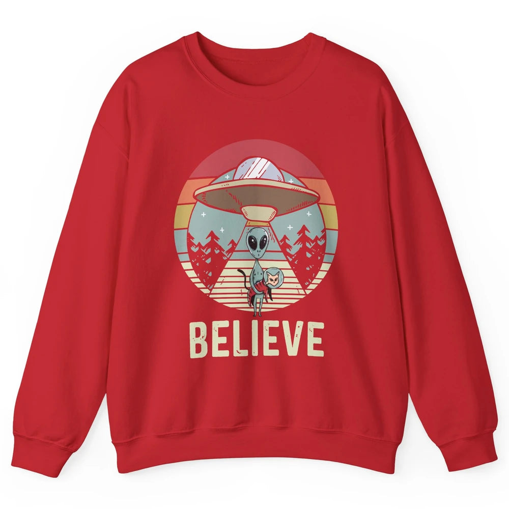 Vintage Alien UFO Funny Cat Alien Flying Saucer Abduction Unisex Crewneck Sweatshirt