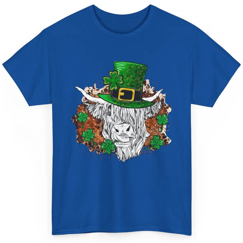 St Patrick's Day Highland Cow With Hat And Clover Shamrock Classic Unisex T-Shirt