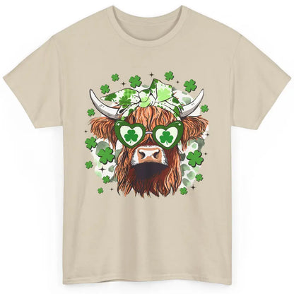 St Patrick Highland Cow Shamrock Bandana Western St Paddy Classic Unisex T-Shirt