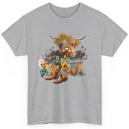 Cute Highland Cow In Metal Tub Western Cow Cowboy Boots Classic Unisex T-Shirt