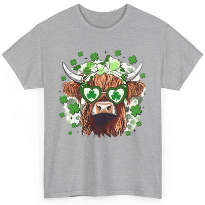 St Patrick Highland Cow Shamrock Bandana Western St Paddy Classic Unisex T-Shirt