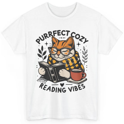 Funny Bookish Cat Purrfect Cozy Reading Vibes Winter Reading Classic Unisex T-Shirt